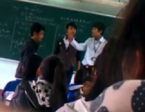 Bình Định Sa thải thầy giáo đánh học sinh trên bục giảng